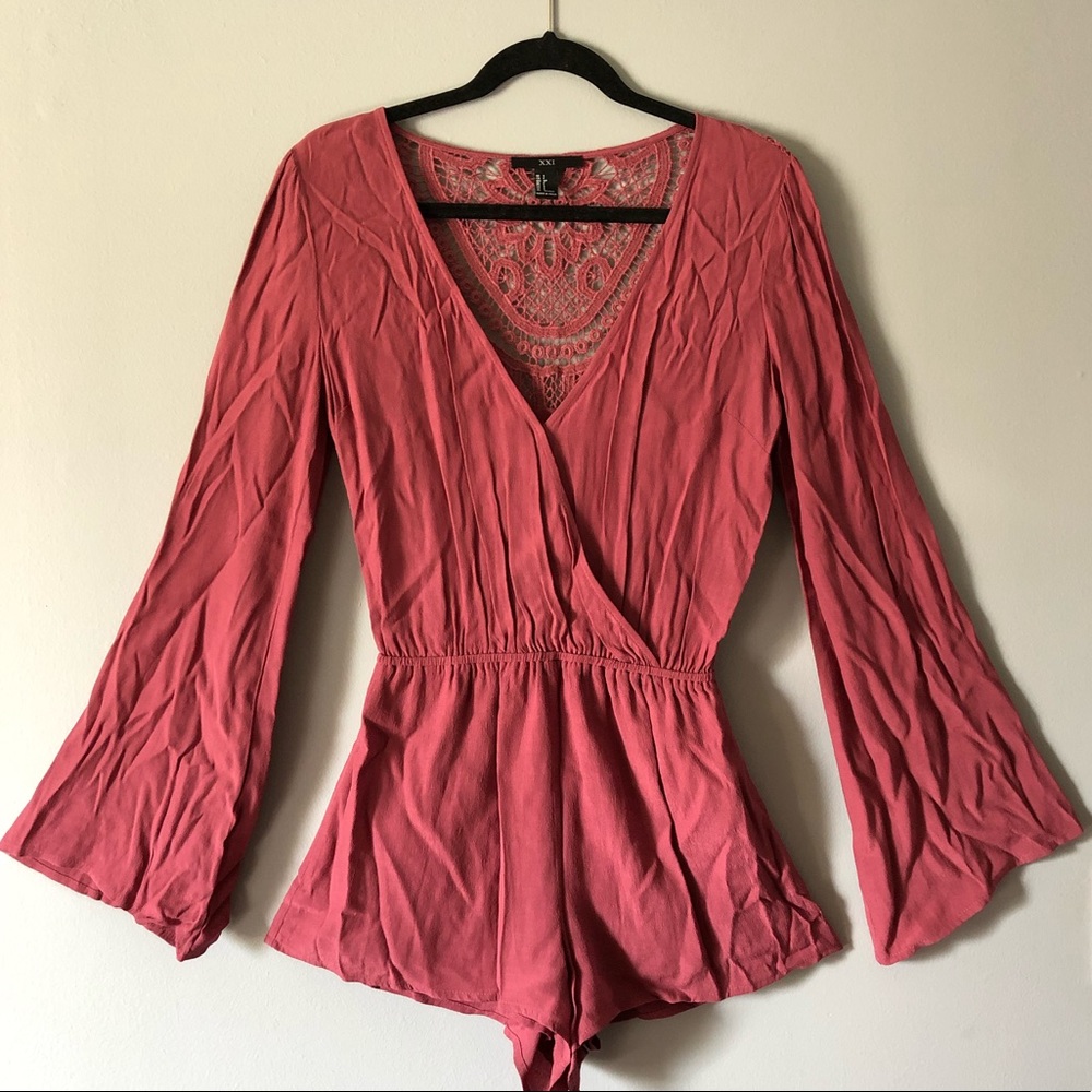 Bell Sleeve and Lace detail Romper💗